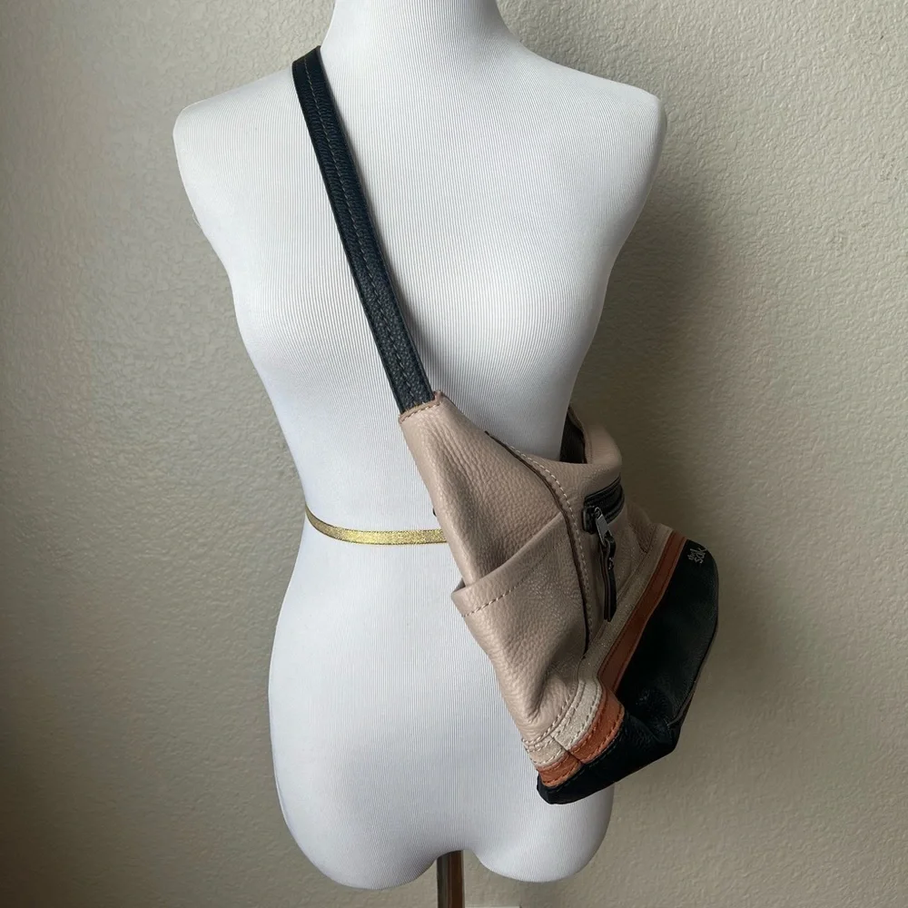 The Sak Black and Tan Hobo Bag - Picture 5 of 7